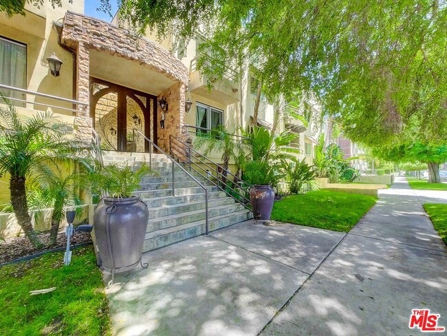 Building Photo - 4128 Whitsett Ave