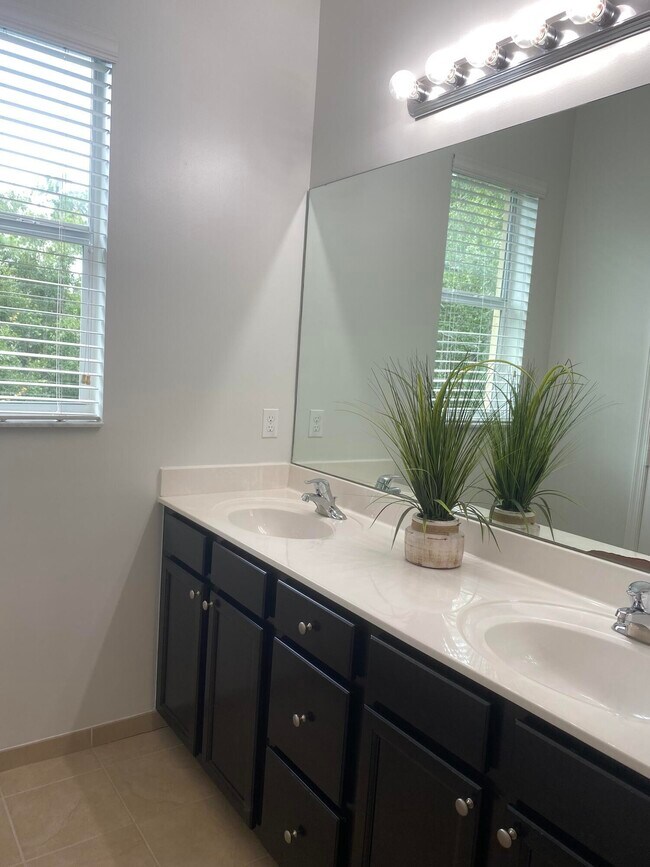 Building Photo - 9550 SW Purple Martin Way