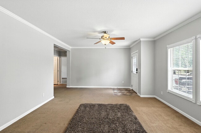 Building Photo - 13 Carlitos Ln