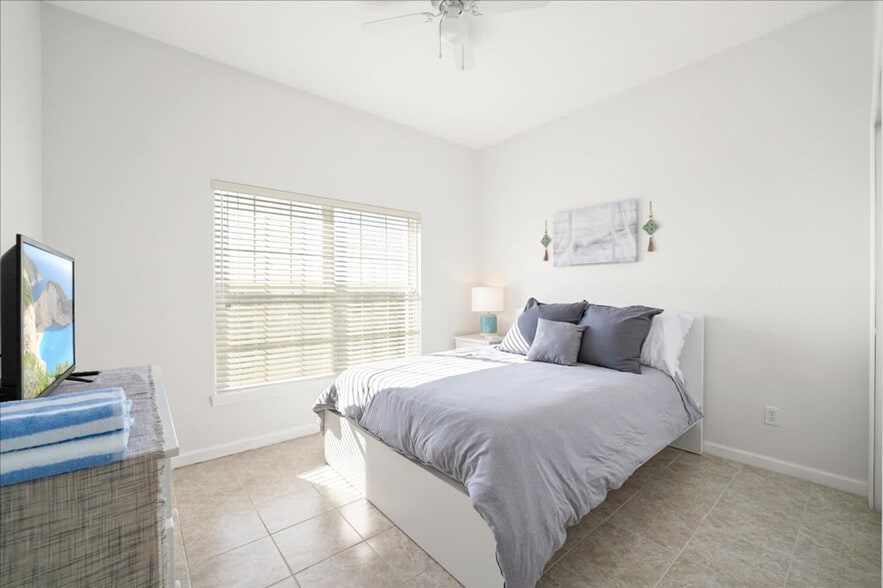 Building Photo - 264 Gibraltar Ct