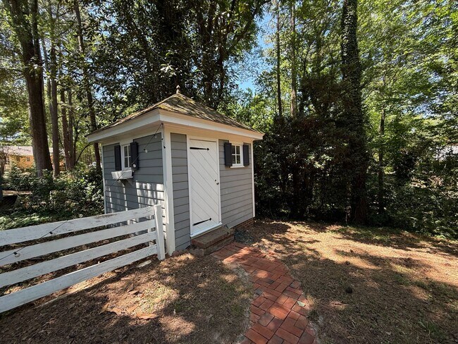 Building Photo - **OFFERING REFUNDABLE APPLICATION FEES & $150 MOVE IN PROMOTION** Terrific 3BD, 1.5BA North Ralei...
