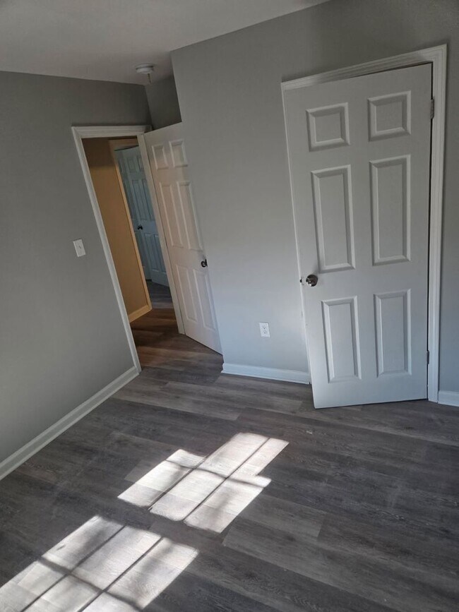 Building Photo - MOVE-IN SPECIAL 1/2 OFF 1ST MONTH"S RENT