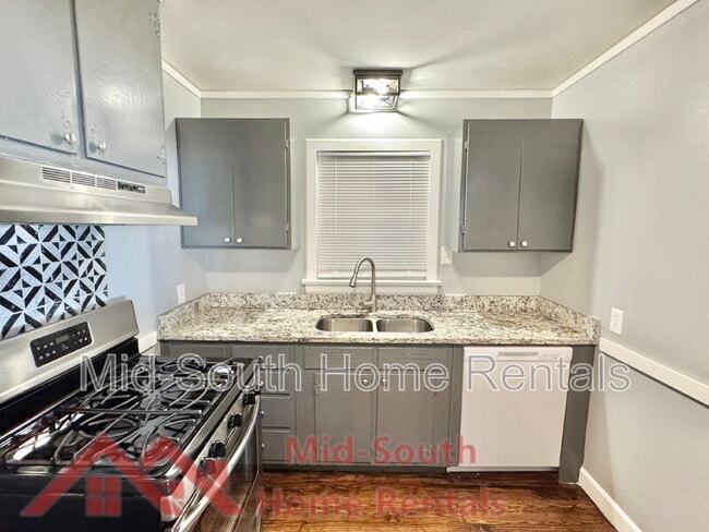 Building Photo - 666 Landis St