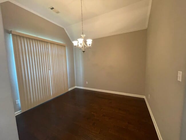 Building Photo - Centerhill Schools, beautiful corner lot w...
