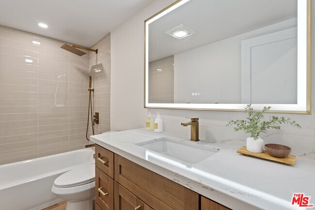 Building Photo - 5500 Torrance Blvd