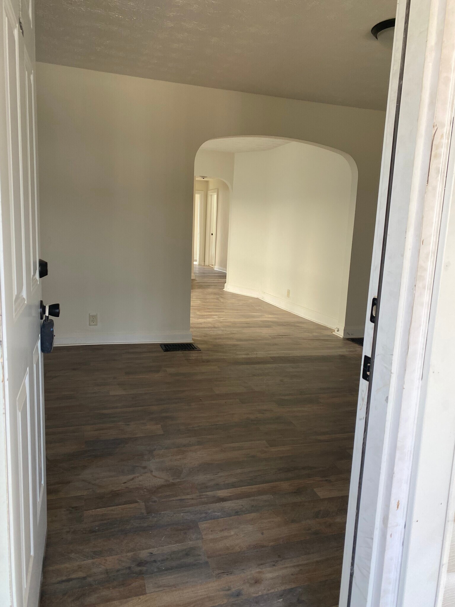 Building Photo - 3245 N Kenwood Ave