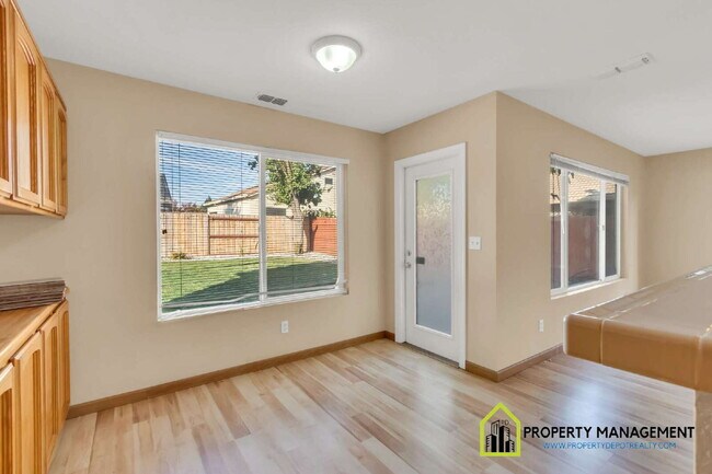 Building Photo - 5-Bedroom Residence Ready for Immediate Move-In