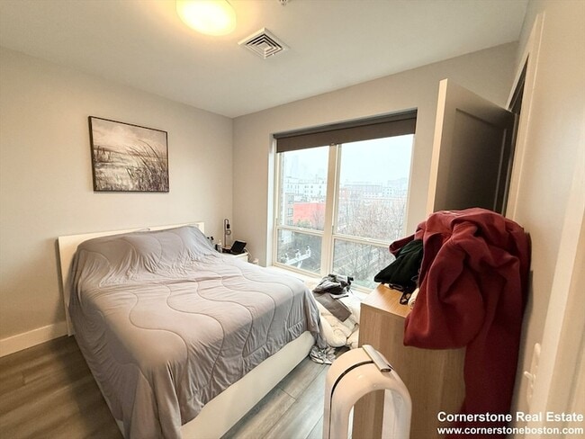 Building Photo - 55 W Fifth St