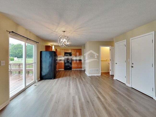 Building Photo - 9073 Bunker Hill Way