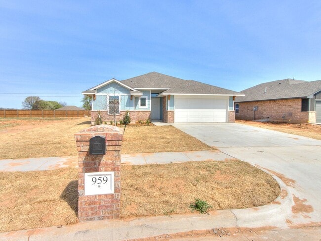 Primary Photo - Beautiful New Home!