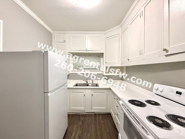 Building Photo - 1 Bedroom House