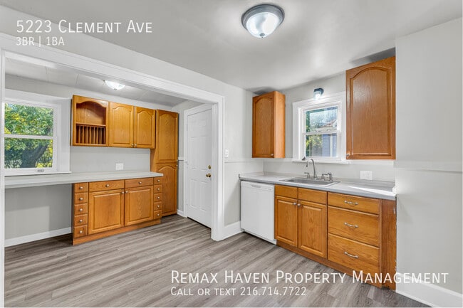 Building Photo - 5223 Clement Ave