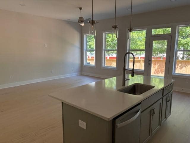 Building Photo - 2560 Silver Star Dr NE