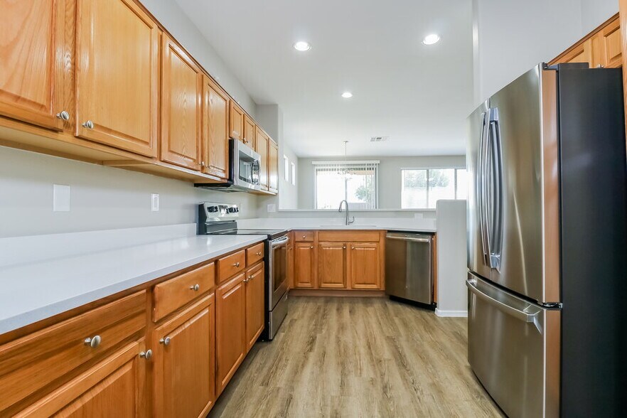 Building Photo - 14817 N 150th Ln
