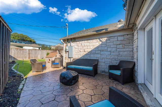 Building Photo - 6455 Sondra Dr