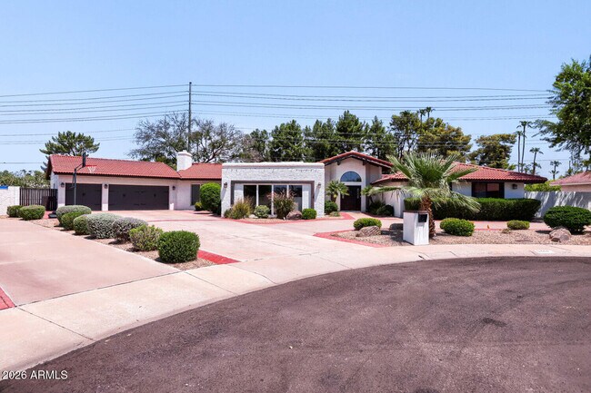 Building Photo - 5344 E Shaw Butte Dr