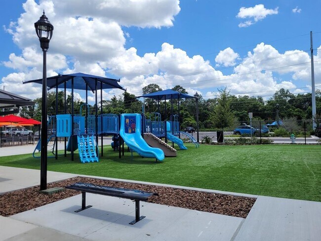 Building Photo - 10 Winding Ridge Rd