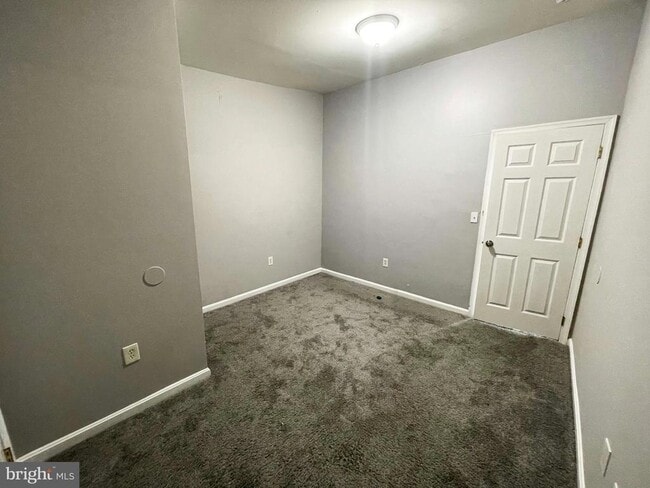 Building Photo - 2533 Woodbrook Ave