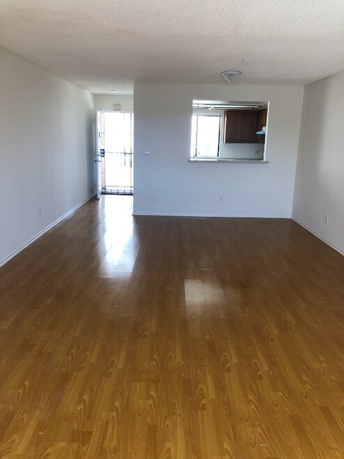 Building Photo - 330 Pioneer Dr