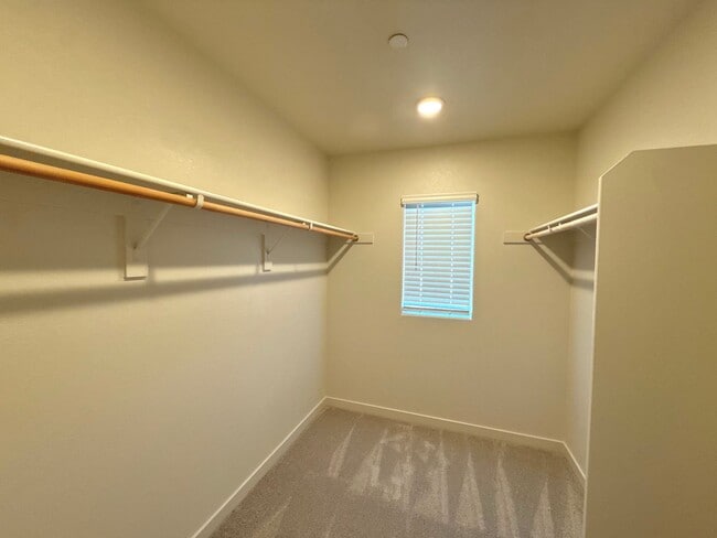 Building Photo - Modern West Sacramento Home Now for Lease