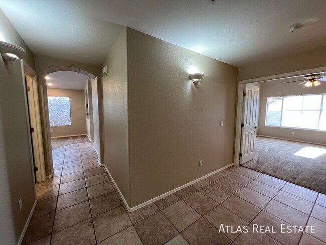Building Photo - 3028 S Elinore Dr