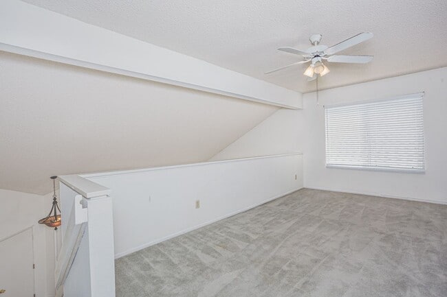 Building Photo - 5168 W Pinehurst Dr