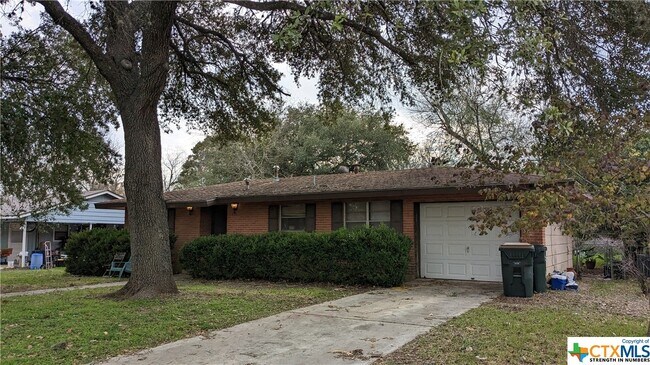 Primary Photo - 1437 Highland Dr