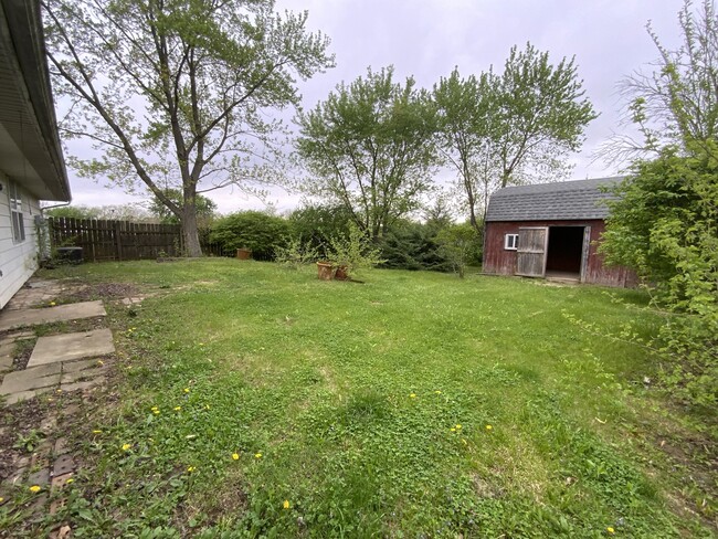 Building Photo - 921 Blue Ridge Dr