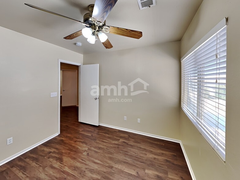 Building Photo - 1752 Quartz Landing Ave