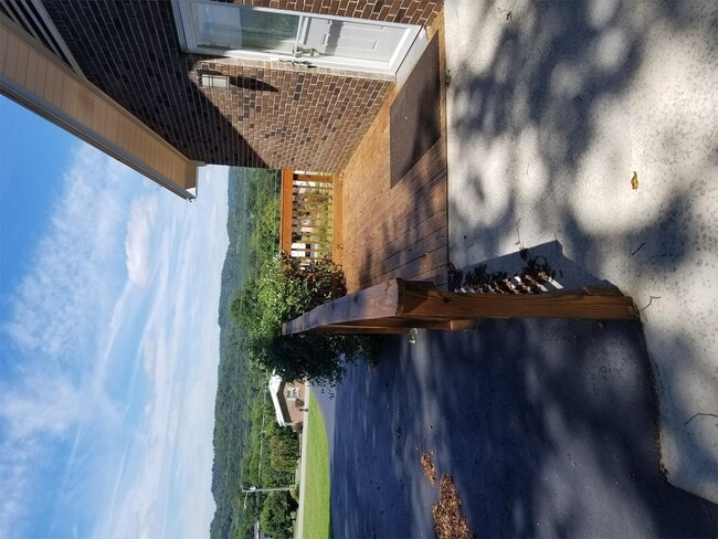 Building Photo - 301 Shannon Dr