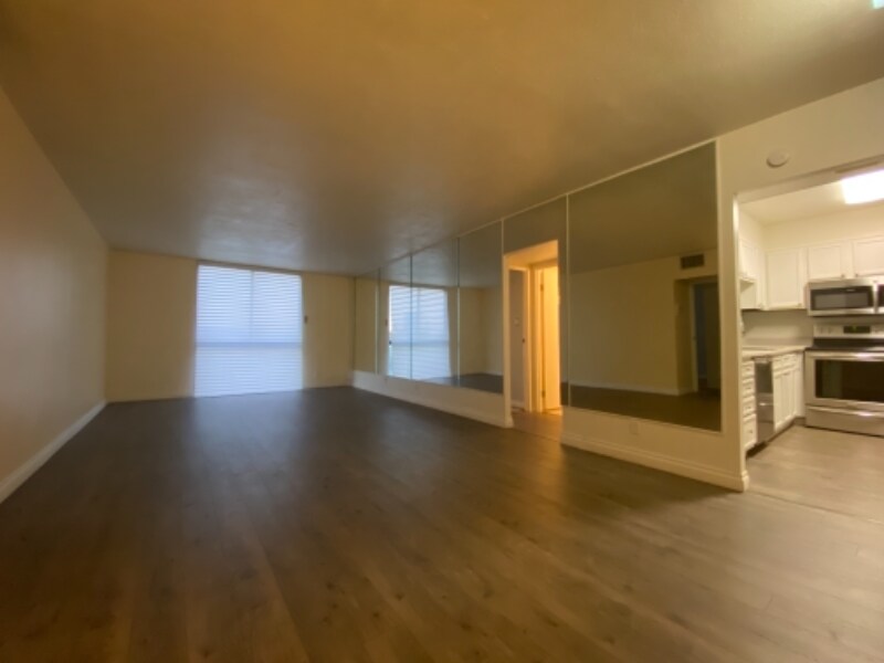 Building Photo - 3930 University Center Dr