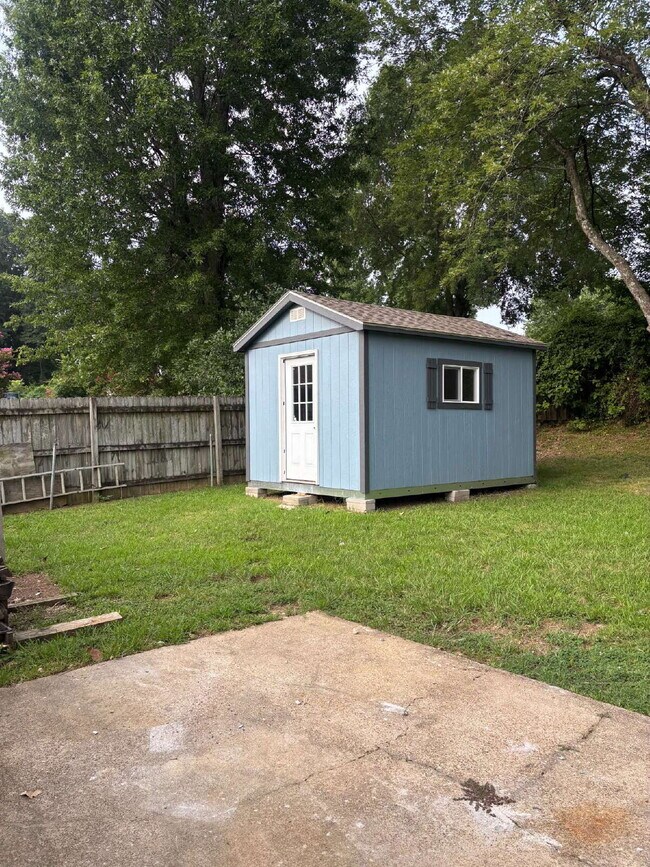 Building Photo - 3775 Ashburn St