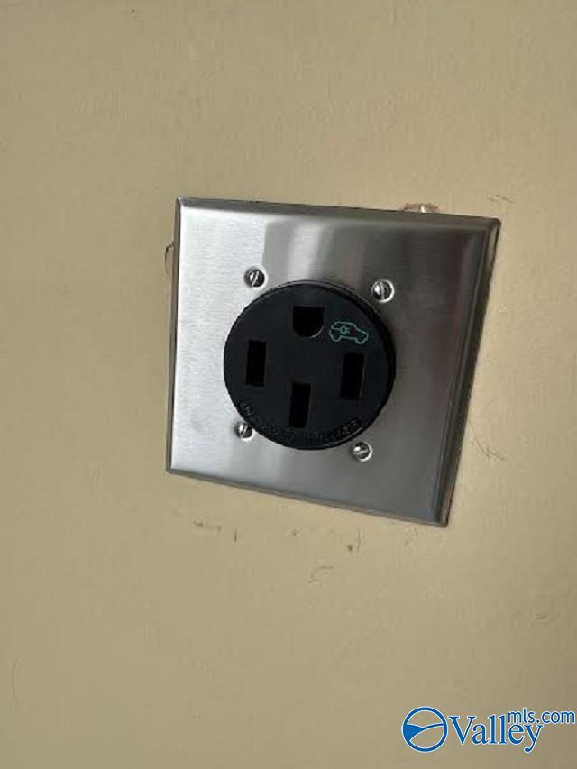 Building Photo - 5311 Frankford Dr SE