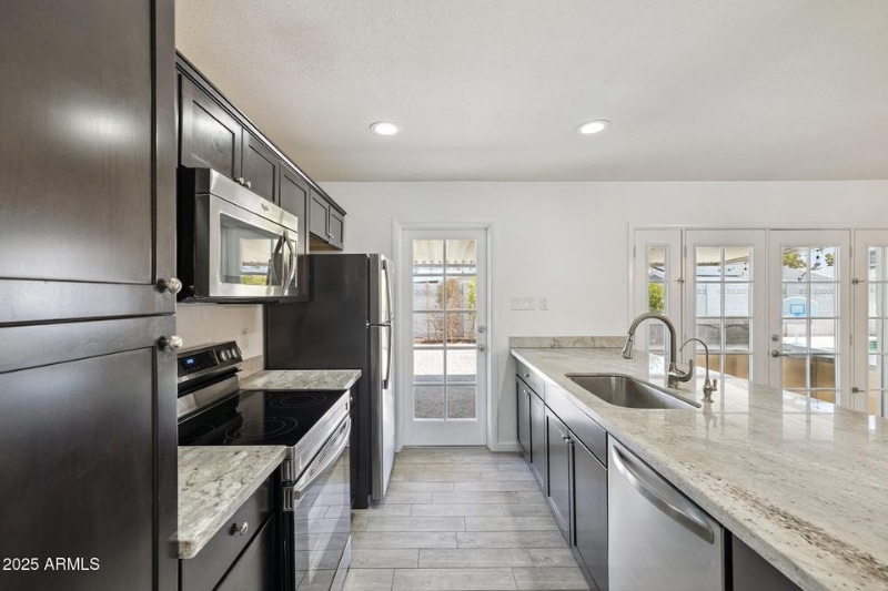 Building Photo - 4613 S Rita Ln