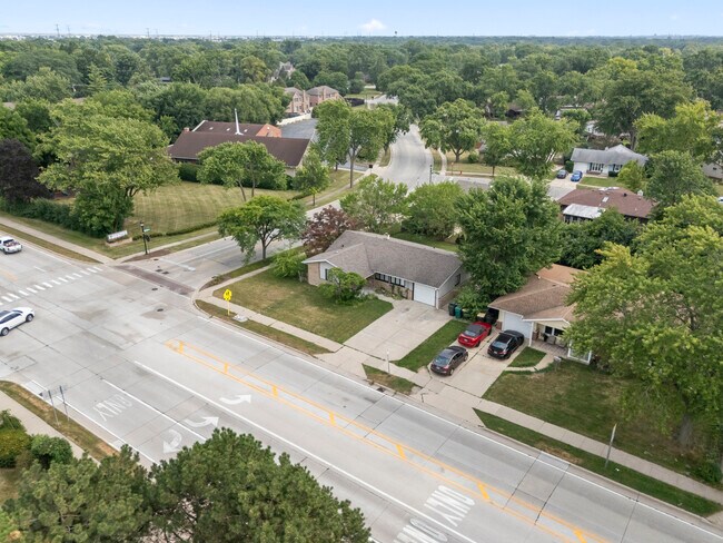 Building Photo - 109 Landmeier Rd