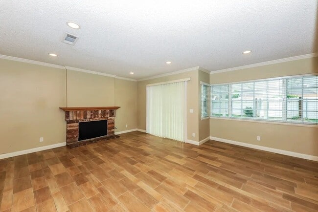 Building Photo - 11419 Rancho La Brea Dr