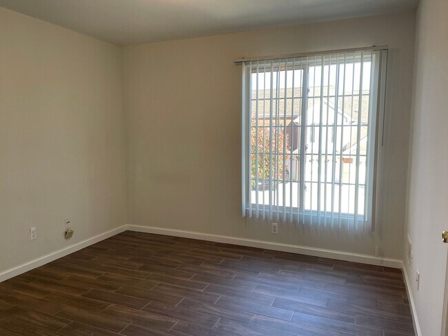 Building Photo - 8170 W Annsbury Cir