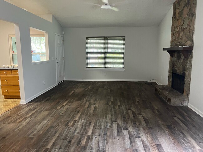 Building Photo - 110 Peachtree Dr
