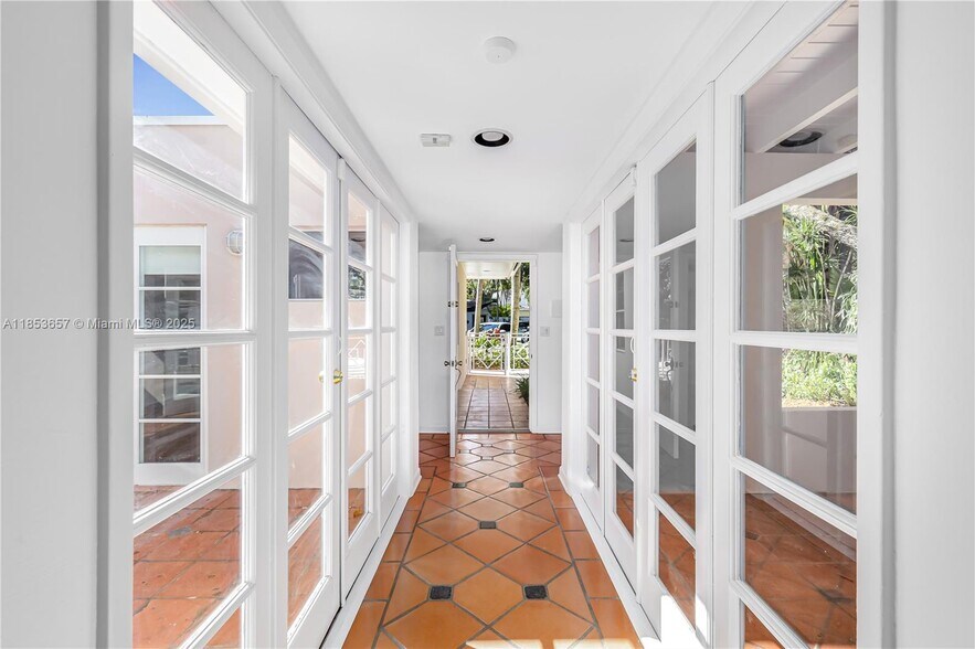 Building Photo - 4161 Ventura Ave