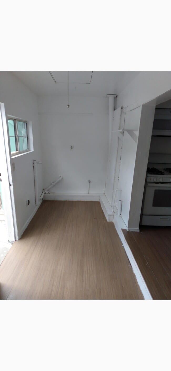 Building Photo - 2742 Mill Creek Rd