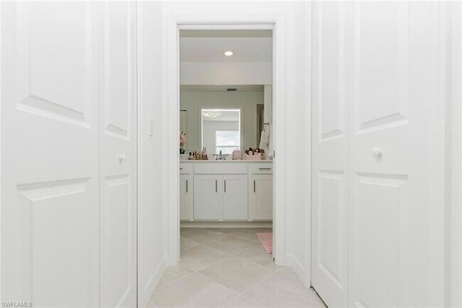 Building Photo - 5555 Double Eagle Cir