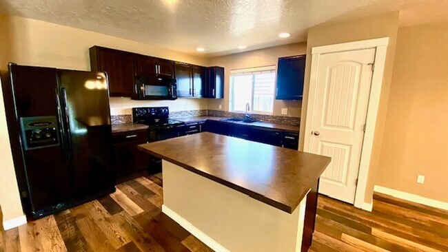 Building Photo - 3 Bed (+ bonus room) 2 Bath Home in Meridi...