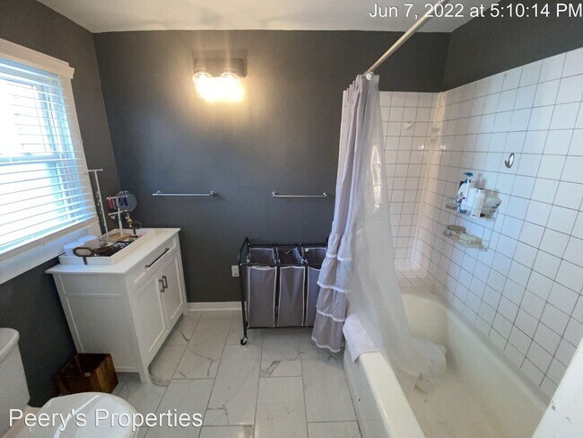 Building Photo - 2 br, 2 bath House - 207 E 3rd Street
