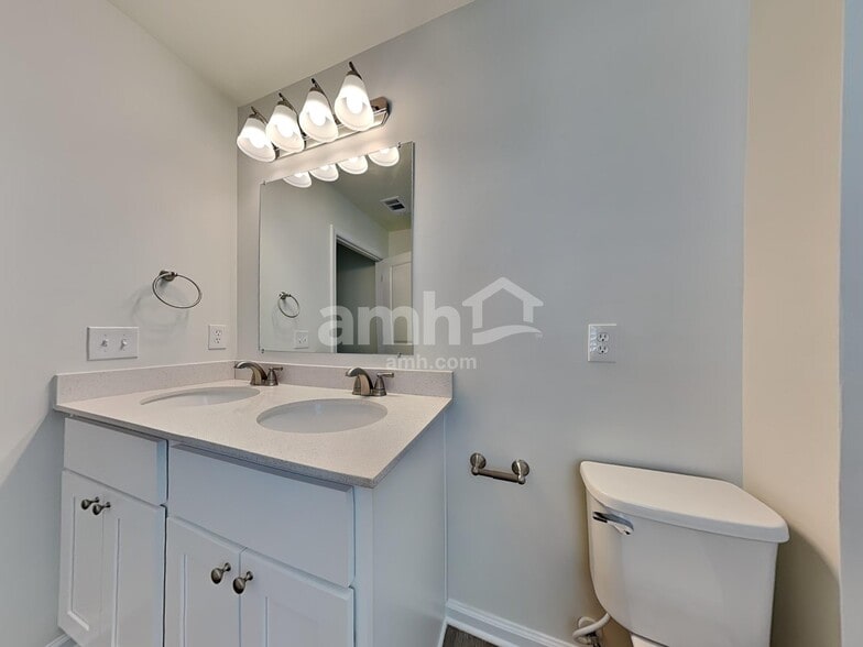 Building Photo - 104 Tupelo Ct