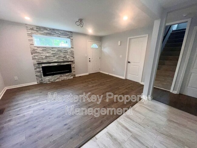 Building Photo - 713 Massey Ave