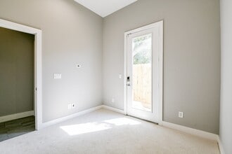 Building Photo - 3215 Garrow St