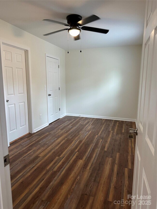 Building Photo - 317 W Newton St