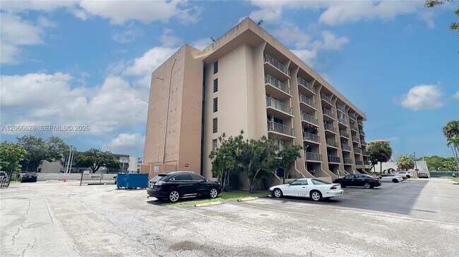 Building Photo - 16751 NE 9th Ave