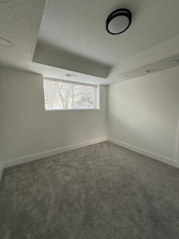 Building Photo - 1546 E 700 S