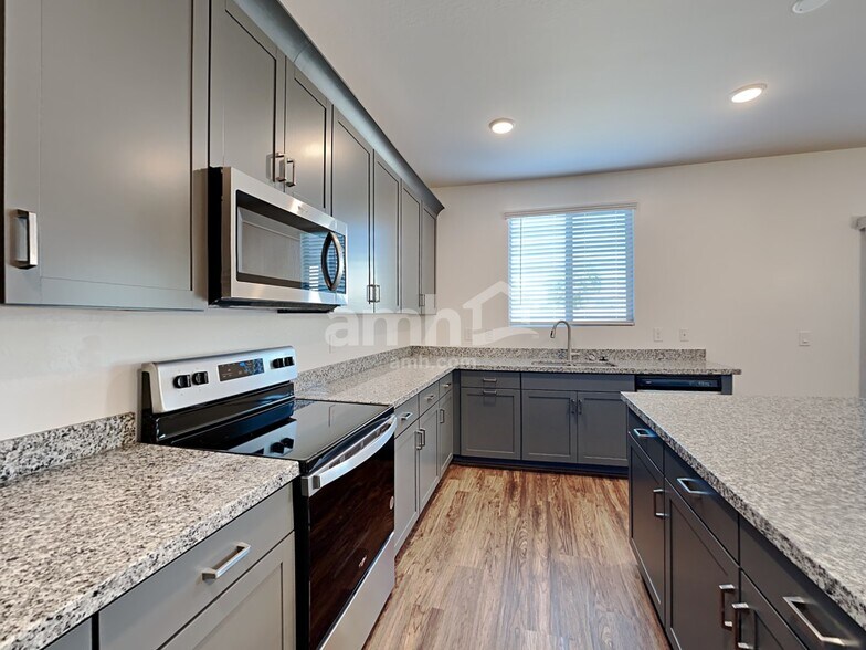 Building Photo - 10526 W Atlantis Wy